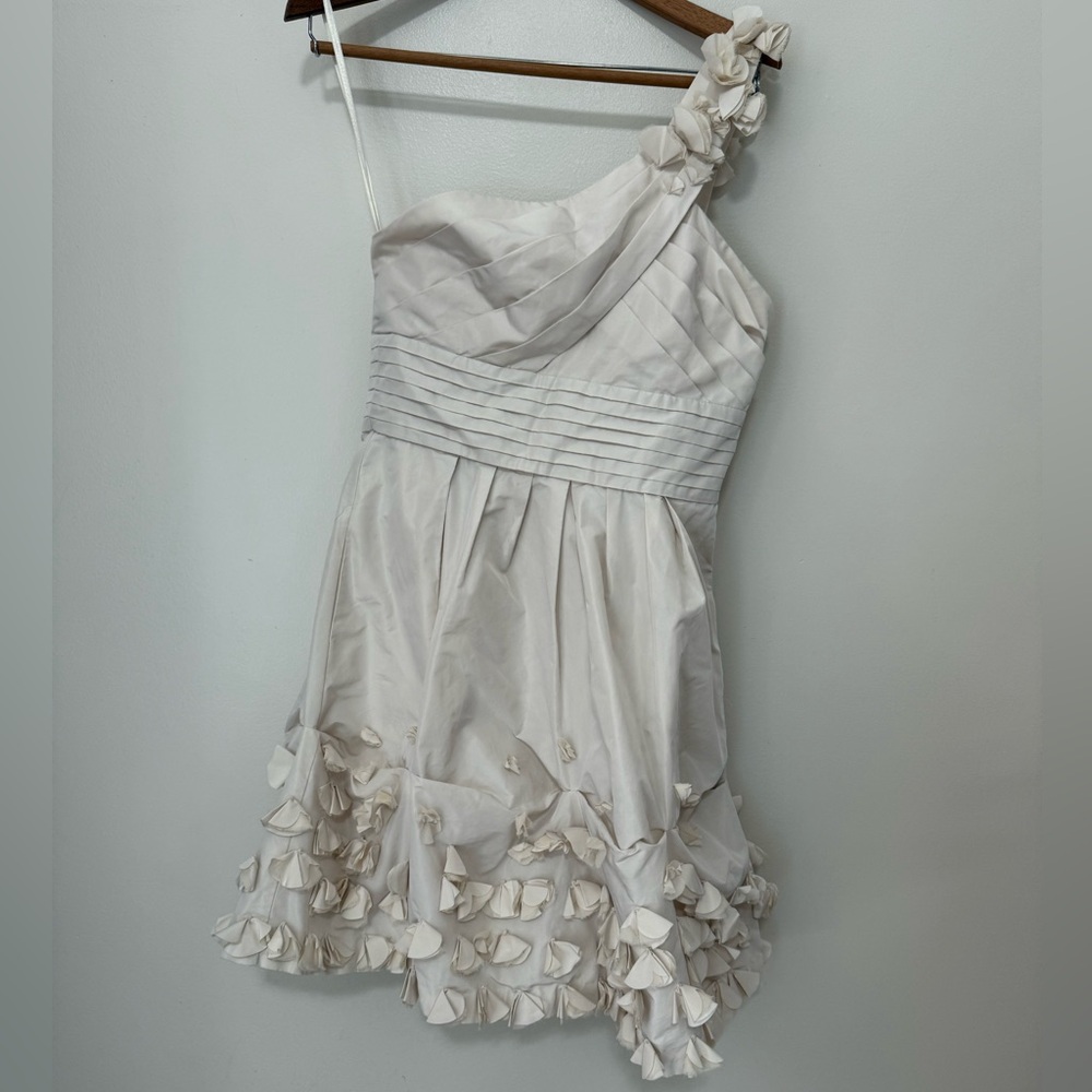 BCBGMaxarazia “Quinby” cream one shoulder dress in size 8